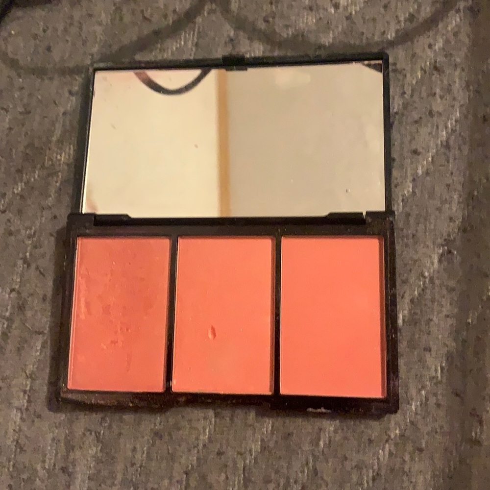 Blush pallet